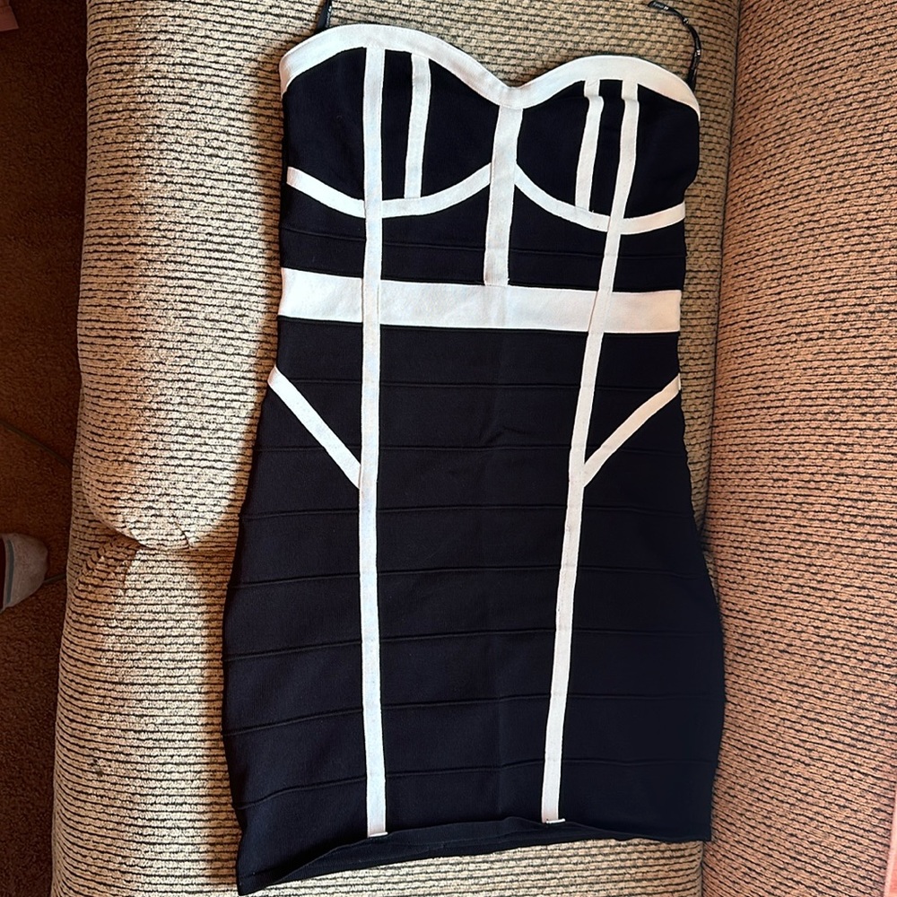 Black Large strapless midi dress with white straps from Forever21